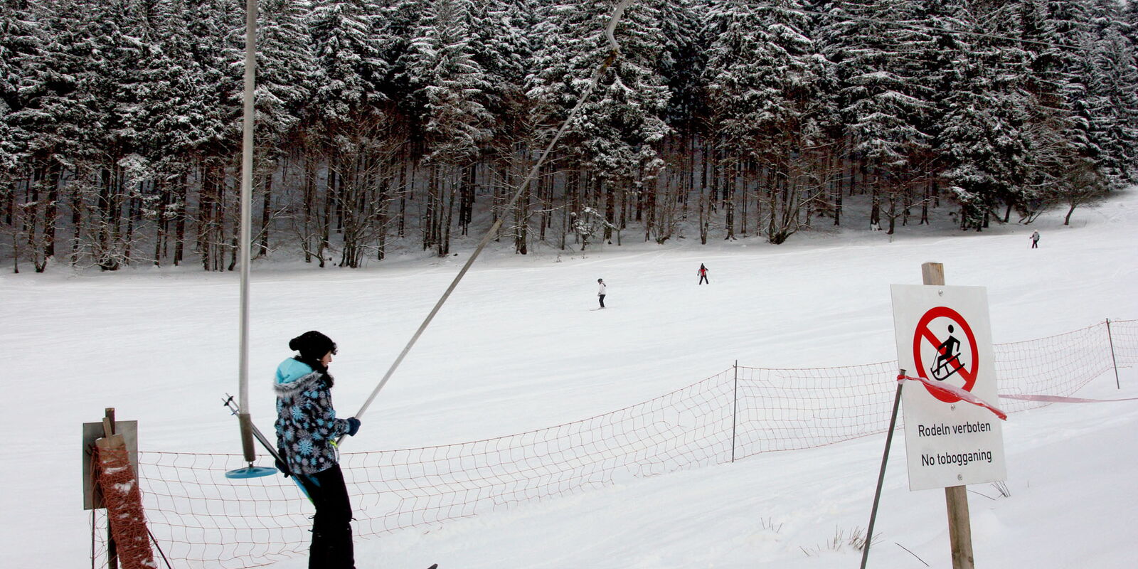Skifahrer am Lift
